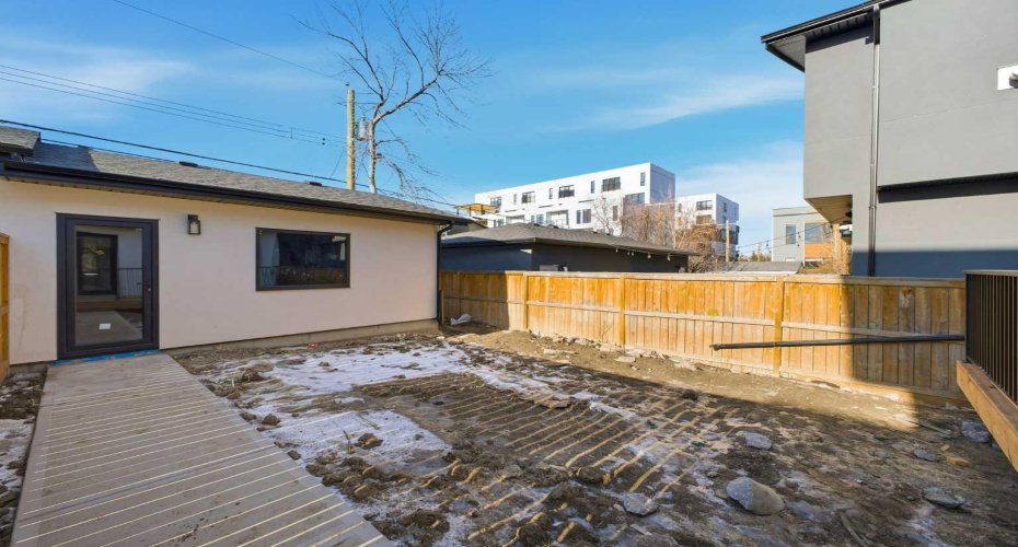 1427 26A Street, Calgary, Alberta T3C 1K9, 5 Bedrooms Bedrooms, ,4 BathroomsBathrooms,Residential,For Sale,26A,A2286048