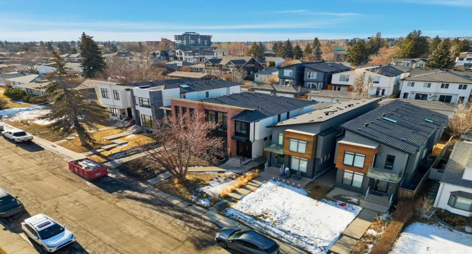 1427 26A Street, Calgary, Alberta T3C 1K9, 5 Bedrooms Bedrooms, ,4 BathroomsBathrooms,Residential,For Sale,26A,A2286048