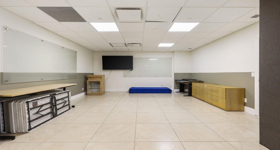 1406 Centre Street, Calgary, Alberta T2E 2Z9, ,Commercial,For Sale,Centre,A2278065