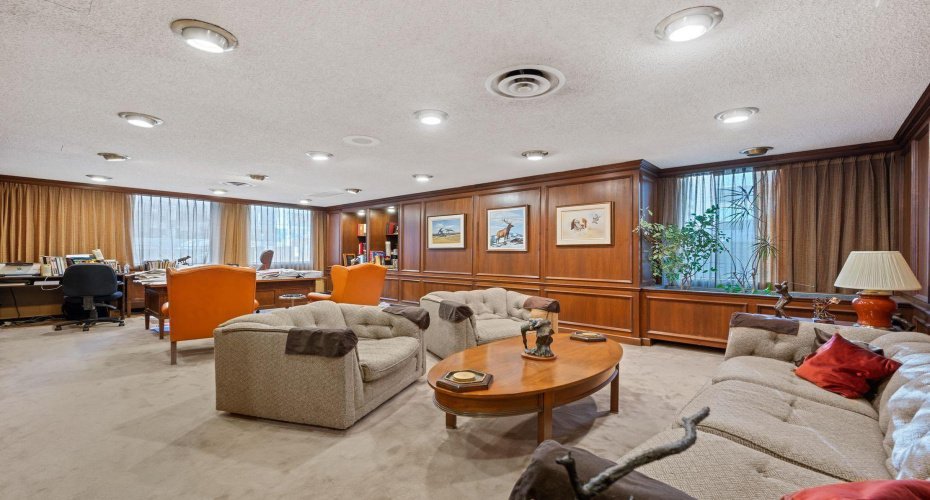 627 8 Avenue, Calgary, Alberta T2P 0W9, ,Commercial,For Sale,8,A2279031