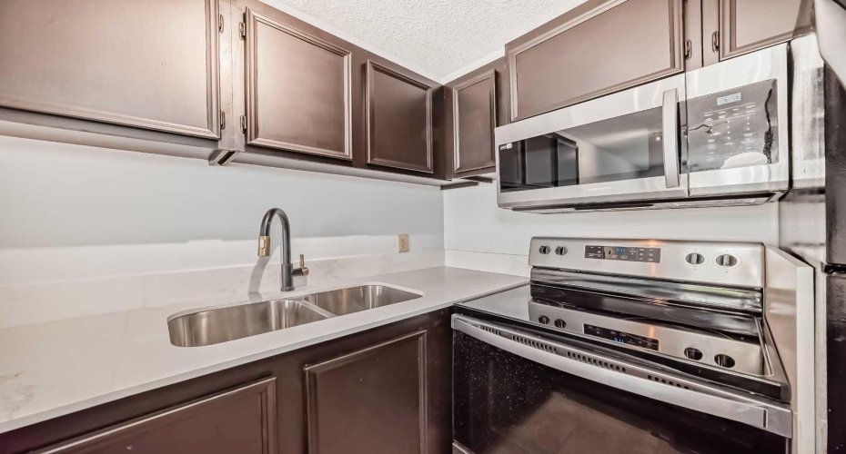 1613 11 Avenue, Calgary, Alberta T3C 0N3, 1 Bedroom Bedrooms, ,1 BathroomBathrooms,Residential,For Sale,11,A2259885