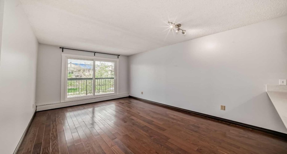 1613 11 Avenue, Calgary, Alberta T3C 0N3, 1 Bedroom Bedrooms, ,1 BathroomBathrooms,Residential,For Sale,11,A2259885