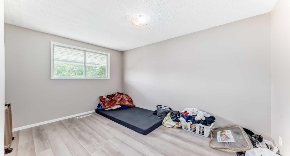 627 Fortalice Crescent, Calgary, Alberta T2A2C8, 4 Bedroom Bedrooms, 0 ,2 BathroomBathrooms,Residential,For Sale,Fortalice,0,A2286433