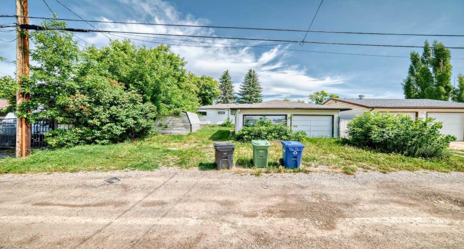 627 Fortalice Crescent, Calgary, Alberta T2A2C8, 4 Bedroom Bedrooms, 0 ,2 BathroomBathrooms,Residential,For Sale,Fortalice,0,A2286433