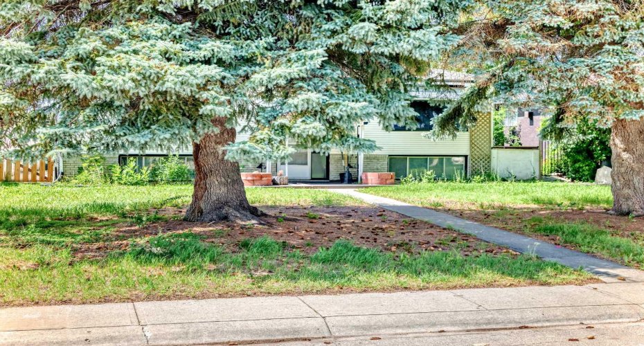 627 Fortalice Crescent, Calgary, Alberta T2A2C8, 4 Bedroom Bedrooms, 0 ,2 BathroomBathrooms,Residential,For Sale,Fortalice,0,A2286433