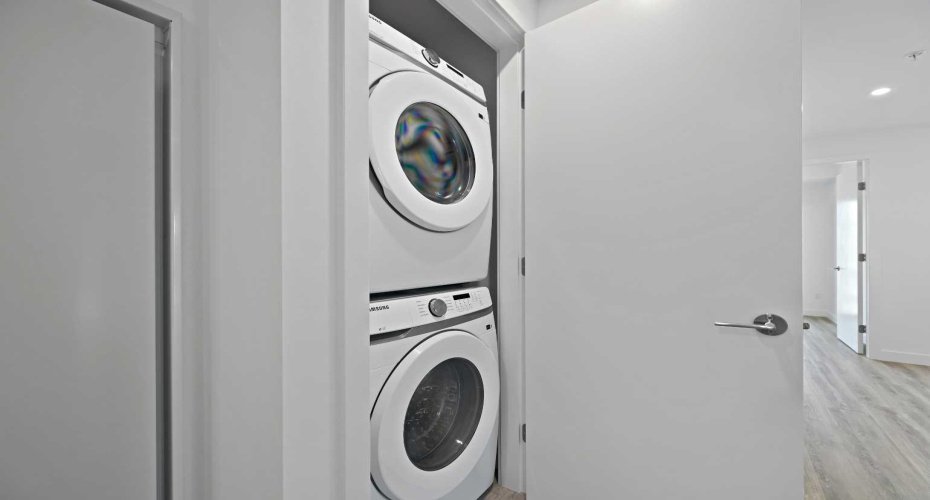 730 2 Avenue, Calgary, Alberta T2P 1R8, 2 Bedrooms Bedrooms, ,2 BathroomsBathrooms,Residential,For Sale,2,A2286080