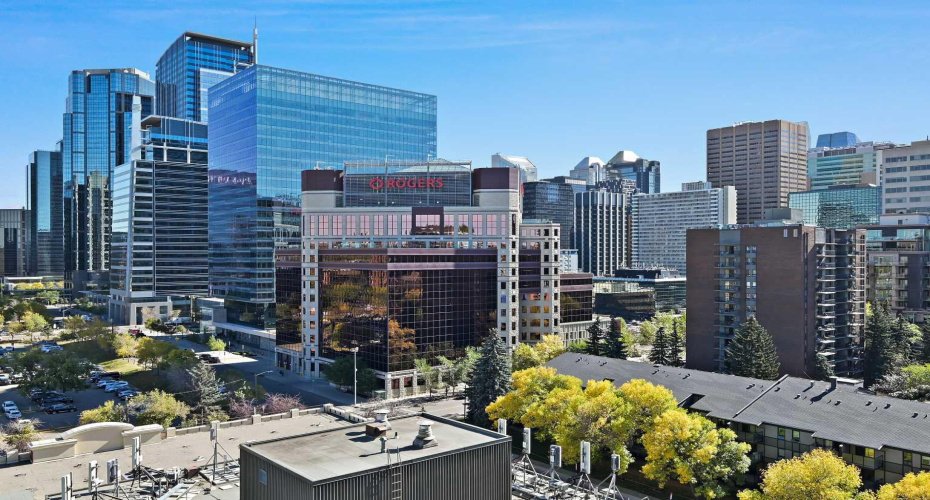 730 2 Avenue, Calgary, Alberta T2P 1R8, 2 Bedrooms Bedrooms, ,2 BathroomsBathrooms,Residential,For Sale,2,A2286080