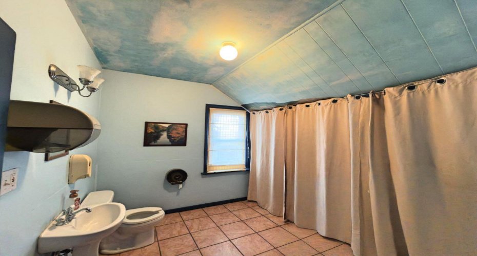 Cochrane, Alberta, ,Commercial,For Lease,A2286168