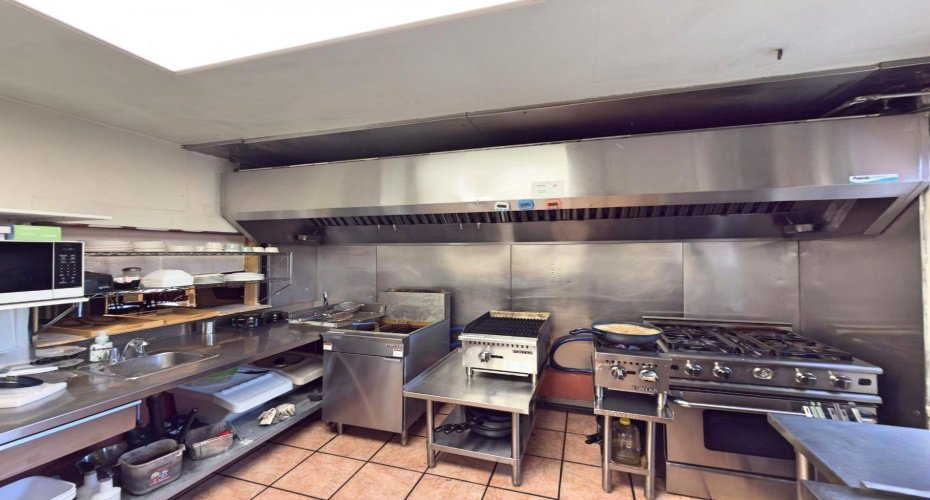 Cochrane, Alberta, ,Commercial,For Lease,A2286168