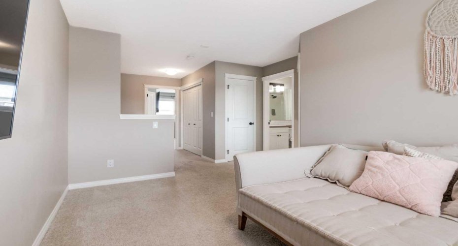 730 Belmont Drive, Calgary, Alberta T2X 4H3, 2 Bedrooms Bedrooms, ,3 BathroomsBathrooms,Residential,For Sale,Belmont,A2286204