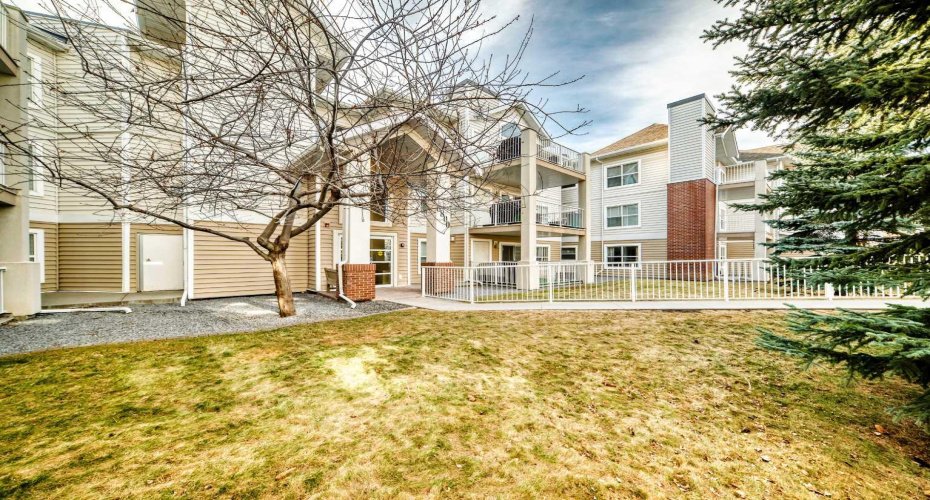 6800 Hunterview Drive, Calgary, Alberta T2K 6K5, 2 Bedrooms Bedrooms, ,2 BathroomsBathrooms,Residential,For Sale,Hunterview,A2286212