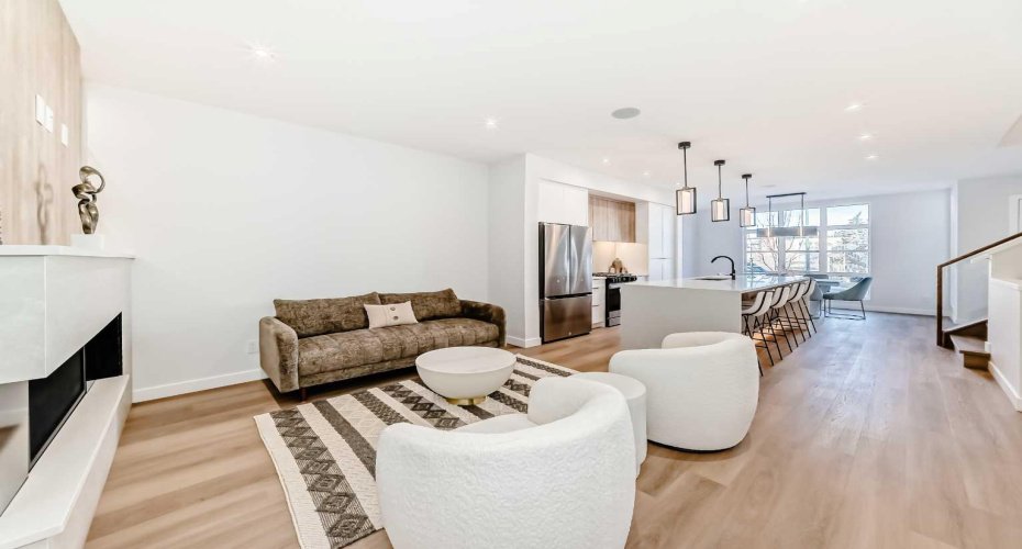 1607 37 Avenue, Calgary, Alberta T2T2h2, 3 Bedrooms Bedrooms, ,4 BathroomsBathrooms,Residential,For Sale,37,A2286214