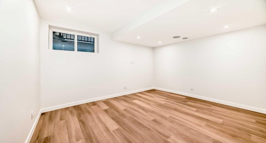 1607 37 Avenue, Calgary, Alberta T2T2h2, 3 Bedrooms Bedrooms, ,4 BathroomsBathrooms,Residential,For Sale,37,A2286214