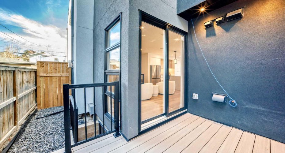 1607 37 Avenue, Calgary, Alberta T2T2h2, 3 Bedrooms Bedrooms, ,4 BathroomsBathrooms,Residential,For Sale,37,A2286214