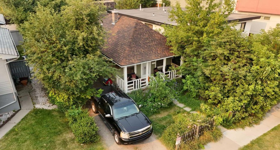 1816 27 Avenue, Calgary, Alberta T2T 1H1, 3 Bedrooms Bedrooms, ,2 BathroomsBathrooms,Residential,For Sale,27,A2279256