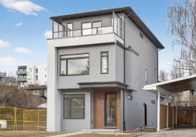 720 52 Avenue, Calgary, Alberta T2V 0B5, 6 Bedrooms Bedrooms, ,7 BathroomsBathrooms,Residential,For Sale,52,A2284949