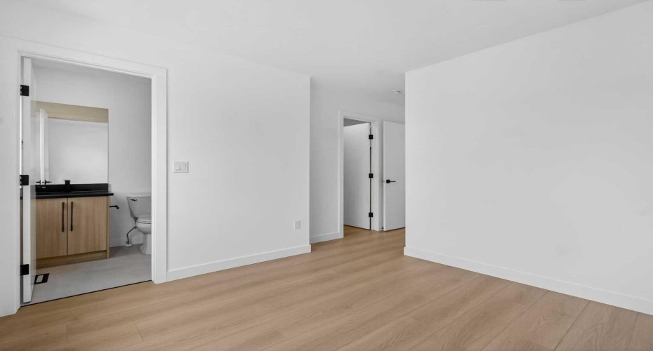 Bedroom 1 w/ 4 pc Ensuite