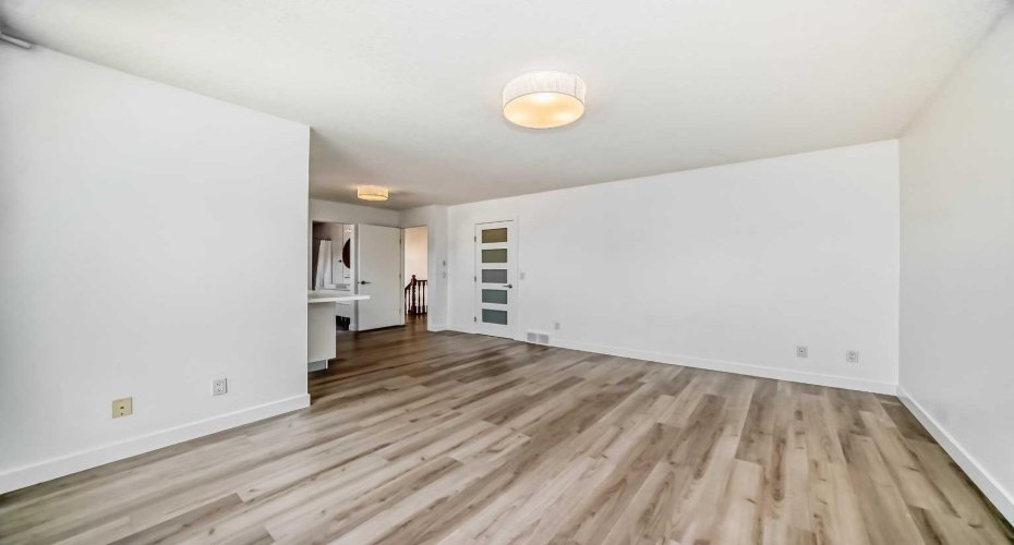 7 Signature Mews, Calgary, Alberta T3H 2V6, 5 Bedrooms Bedrooms, ,4 BathroomsBathrooms,Residential,For Sale,Signature,A2286465