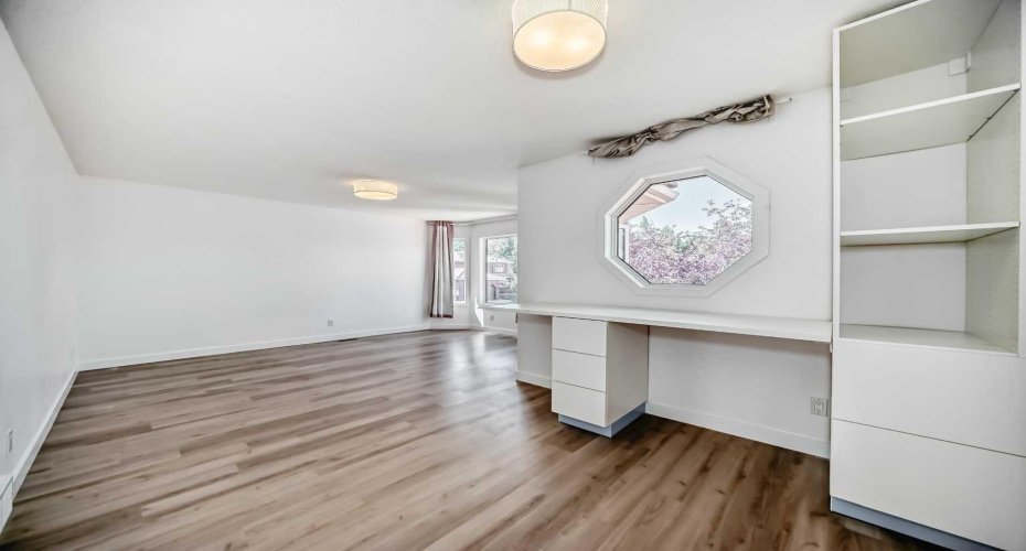 7 Signature Mews, Calgary, Alberta T3H 2V6, 5 Bedrooms Bedrooms, ,4 BathroomsBathrooms,Residential,For Sale,Signature,A2286465