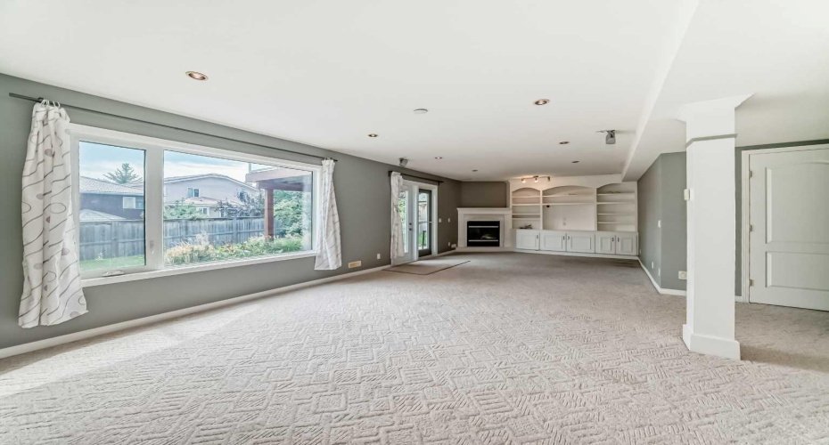 7 Signature Mews, Calgary, Alberta T3H 2V6, 5 Bedrooms Bedrooms, ,4 BathroomsBathrooms,Residential,For Sale,Signature,A2286465