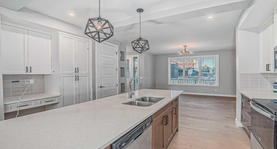 39 Agate Road, Cochrane, Alberta T4C 3B9, 3 Bedrooms Bedrooms, ,3 BathroomsBathrooms,Residential,For Sale,Agate,A2283062