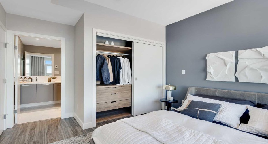 530 3 Street, Calgary, Alberta T2G2L8, 2 Bedrooms Bedrooms, ,2 BathroomsBathrooms,Residential,For Sale,3,A2286260