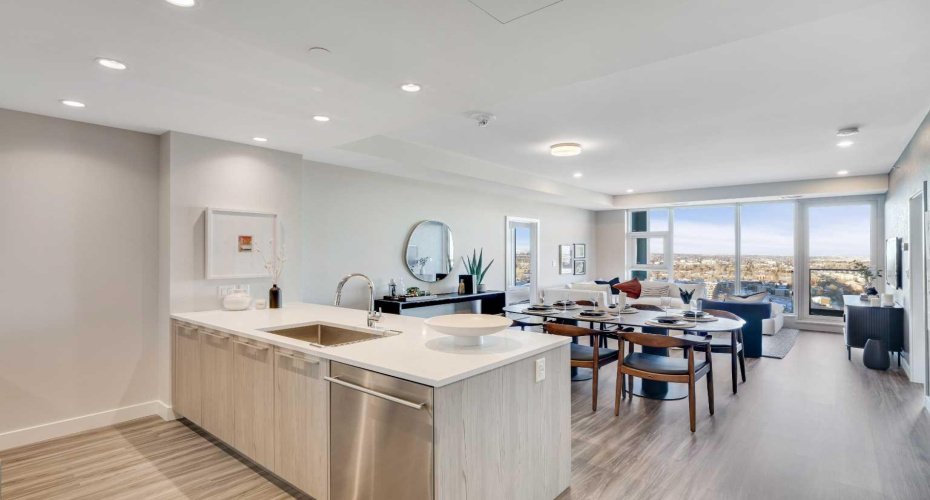 530 3 Street, Calgary, Alberta T2G2L8, 2 Bedrooms Bedrooms, ,2 BathroomsBathrooms,Residential,For Sale,3,A2286260