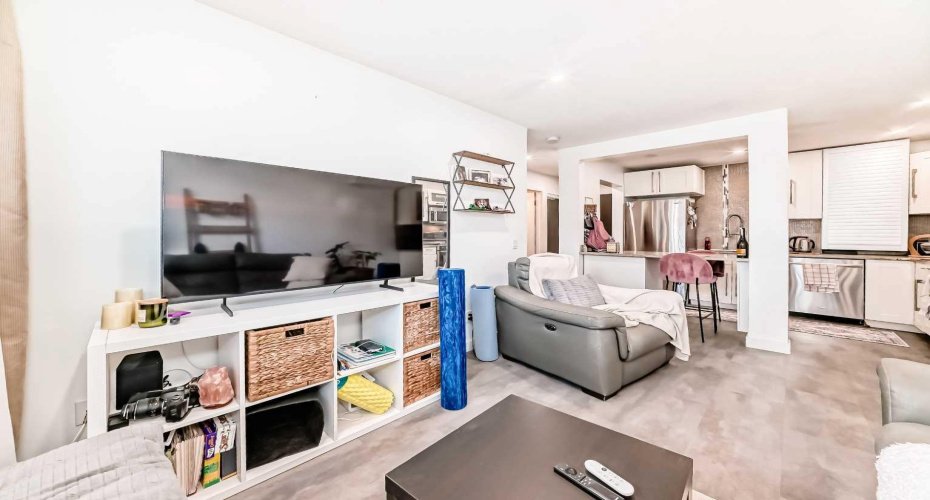 1817 16 Street, Calgary, Alberta T2T 4E3, 1 Bedroom Bedrooms, ,1 BathroomBathrooms,Residential,For Sale,16,A2286283