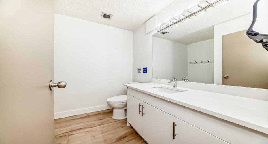 2139 4 Avenue, Calgary, Alberta T2N 0N6, 0 , 0 ,0,Commercial,For Lease,4,0,A2286604