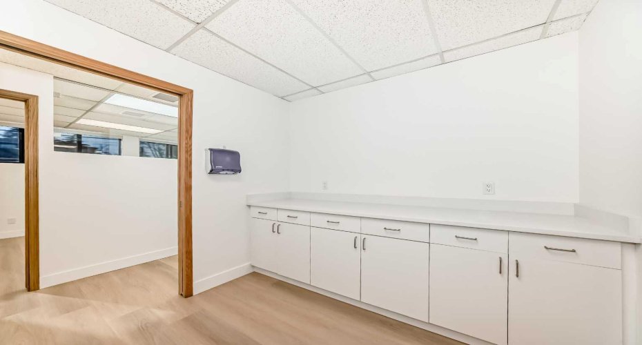 2139 4 Avenue, Calgary, Alberta T2N 0N6, 0 , 0 ,0,Commercial,For Lease,4,0,A2286604