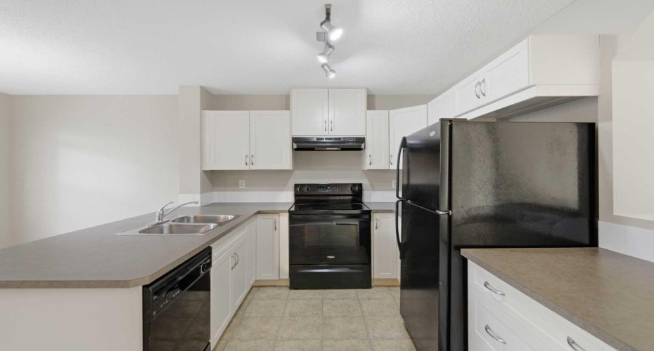 105 Drake Landing Common, Okotoks, Alberta T1S 0C9, 3 Bedrooms Bedrooms, ,2 BathroomsBathrooms,Residential,For Sale,Drake Landing,A2279864