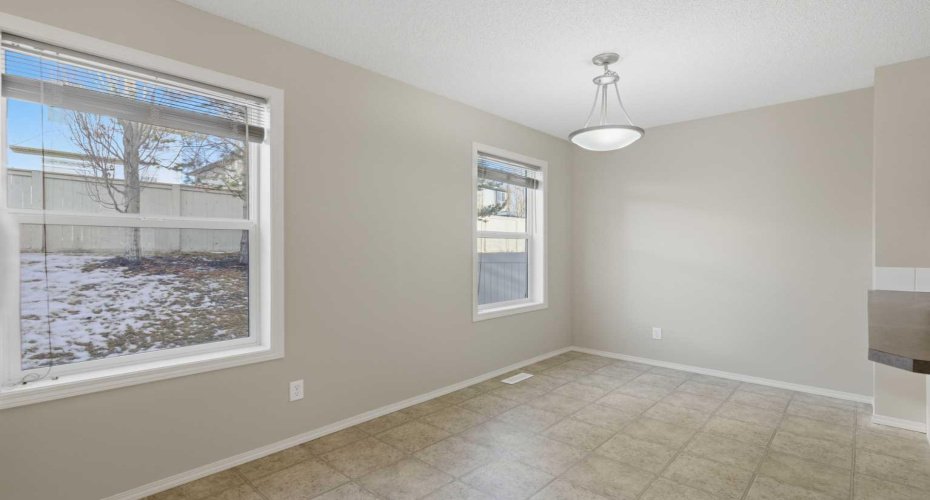 105 Drake Landing Common, Okotoks, Alberta T1S 0C9, 3 Bedrooms Bedrooms, ,2 BathroomsBathrooms,Residential,For Sale,Drake Landing,A2279864