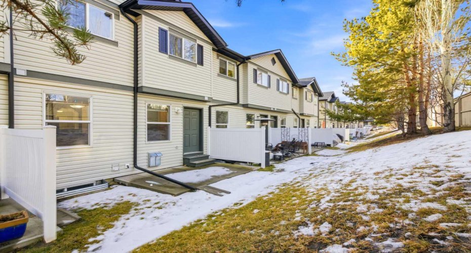 105 Drake Landing Common, Okotoks, Alberta T1S 0C9, 3 Bedrooms Bedrooms, ,2 BathroomsBathrooms,Residential,For Sale,Drake Landing,A2279864