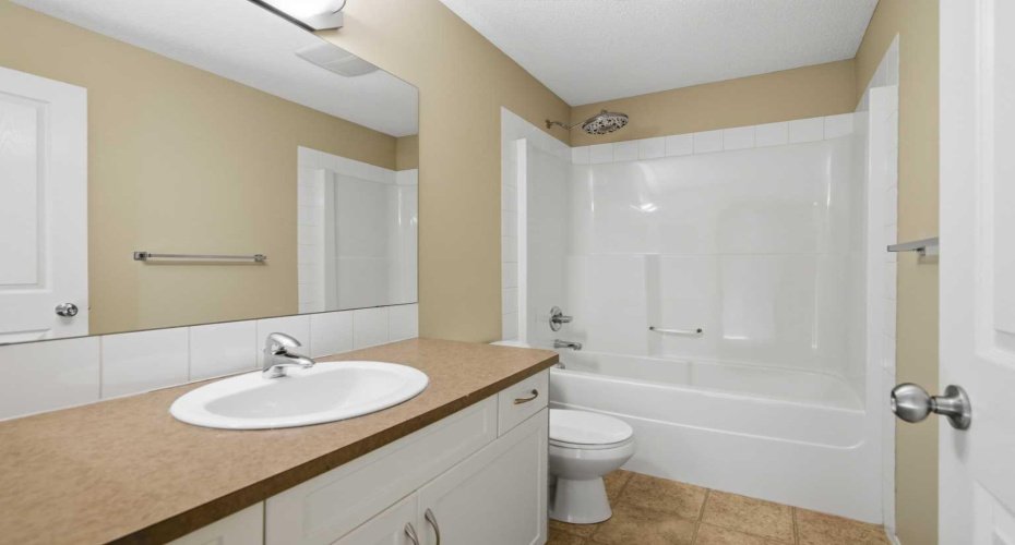 105 Drake Landing Common, Okotoks, Alberta T1S 0C9, 3 Bedrooms Bedrooms, ,2 BathroomsBathrooms,Residential,For Sale,Drake Landing,A2279864