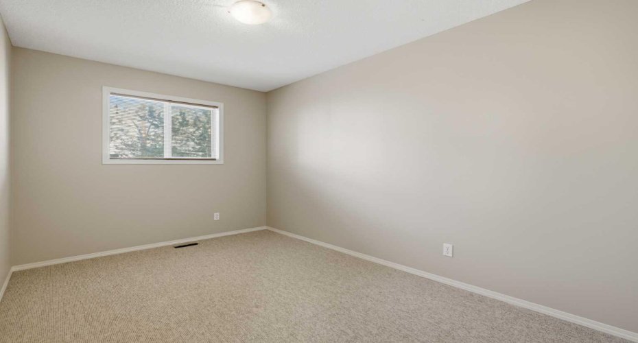 105 Drake Landing Common, Okotoks, Alberta T1S 0C9, 3 Bedrooms Bedrooms, ,2 BathroomsBathrooms,Residential,For Sale,Drake Landing,A2279864