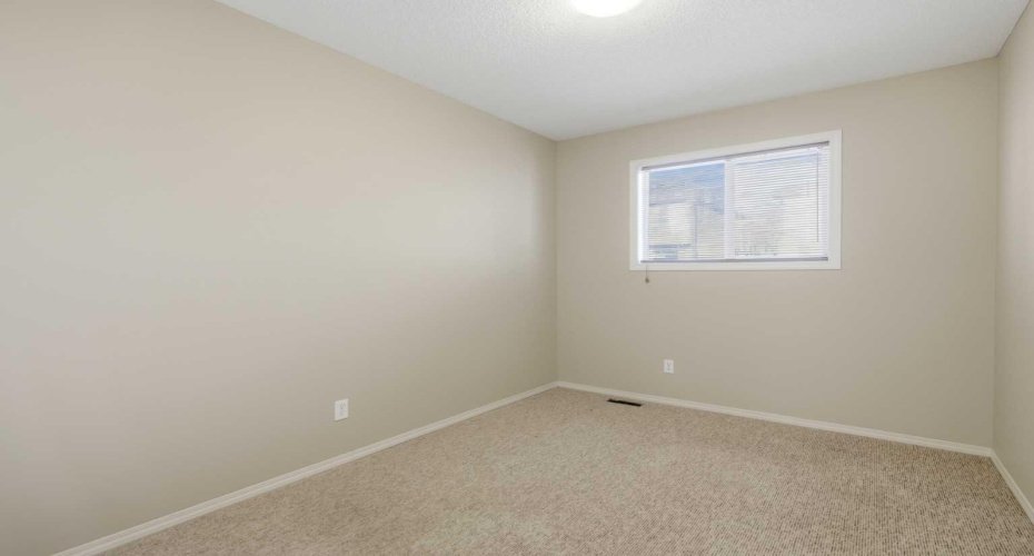 105 Drake Landing Common, Okotoks, Alberta T1S 0C9, 3 Bedrooms Bedrooms, ,2 BathroomsBathrooms,Residential,For Sale,Drake Landing,A2279864