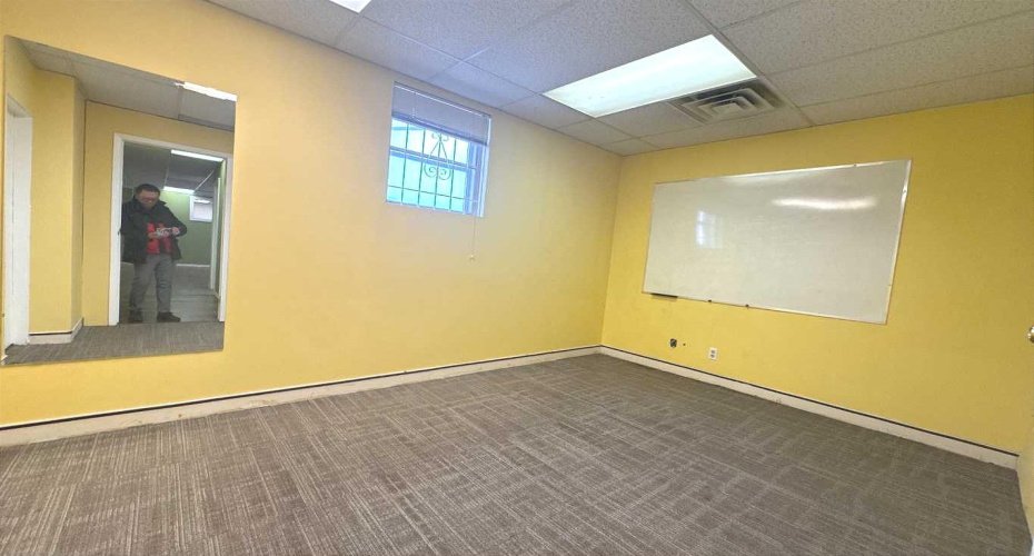 1710 Centre Street, Calgary, Alberta T2E 2S7, 0 , 0 ,0,Commercial,For Lease,Centre,0,A2277996