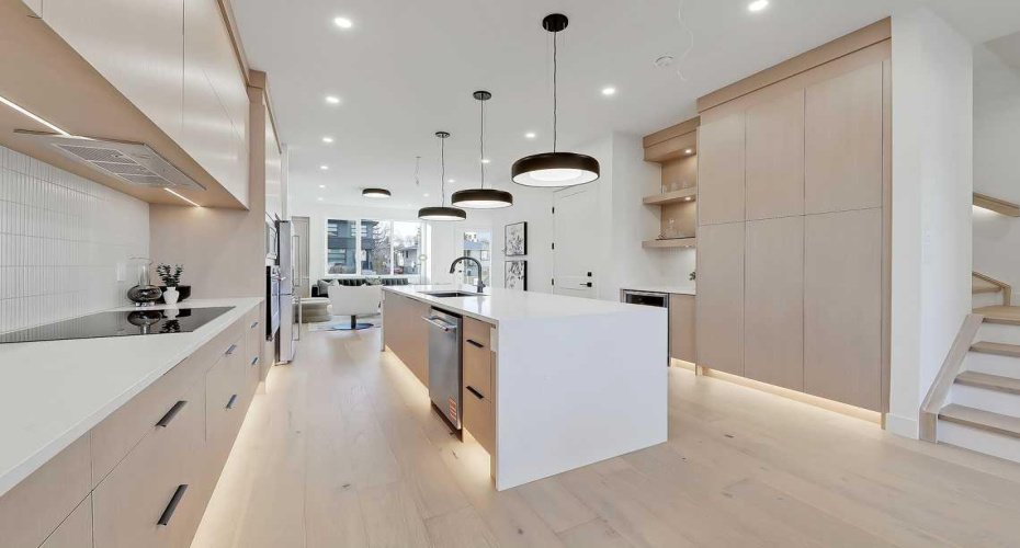 2216 35 Street, Calgary, Alberta T3E 2X8, 5 Bedroom Bedrooms, 0 ,4 BathroomBathrooms,Residential,For Sale,35,0,A2286277
