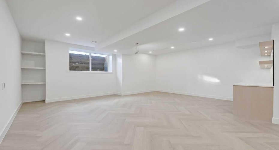 2216 35 Street, Calgary, Alberta T3E 2X8, 5 Bedroom Bedrooms, 0 ,4 BathroomBathrooms,Residential,For Sale,35,0,A2286277