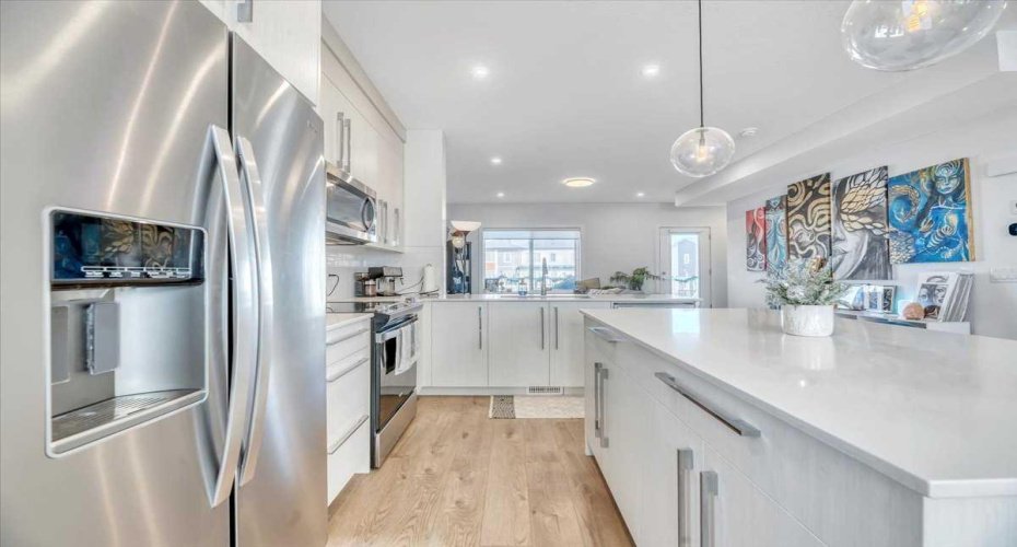 280 Chelsea Road, Chestermere, Alberta T1X2X9, 4 Bedrooms Bedrooms, ,3 BathroomsBathrooms,Residential,For Sale,Chelsea,A2286740