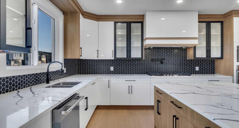 139 South Shore Road, Chestermere, Alberta T1X 3G2, 7 Bedrooms Bedrooms, ,7 BathroomsBathrooms,Residential,For Sale,South Shore,A2286744