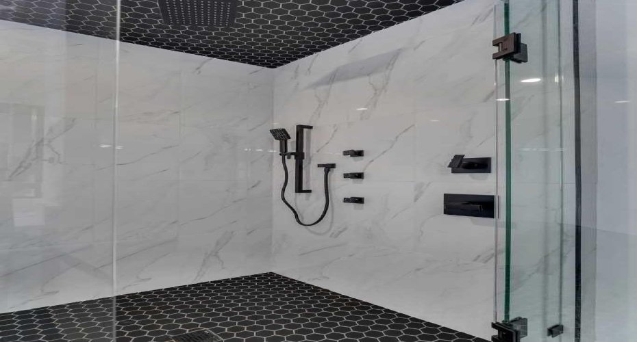 139 South Shore Road, Chestermere, Alberta T1X 3G2, 7 Bedrooms Bedrooms, ,7 BathroomsBathrooms,Residential,For Sale,South Shore,A2286744