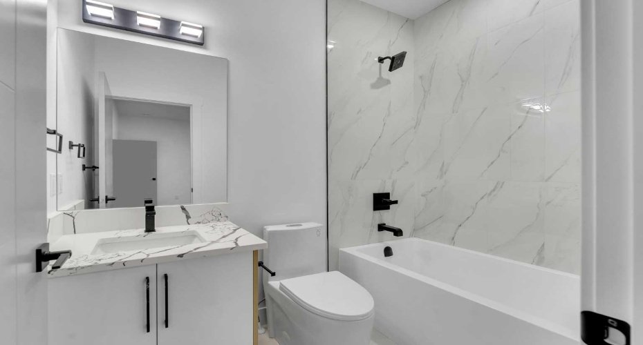 139 South Shore Road, Chestermere, Alberta T1X 3G2, 7 Bedrooms Bedrooms, ,7 BathroomsBathrooms,Residential,For Sale,South Shore,A2286744