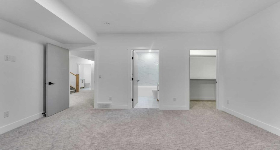 139 South Shore Road, Chestermere, Alberta T1X 3G2, 7 Bedrooms Bedrooms, ,7 BathroomsBathrooms,Residential,For Sale,South Shore,A2286744