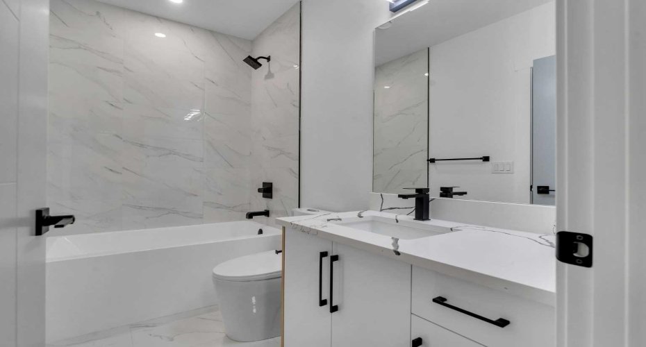 139 South Shore Road, Chestermere, Alberta T1X 3G2, 7 Bedrooms Bedrooms, ,7 BathroomsBathrooms,Residential,For Sale,South Shore,A2286744