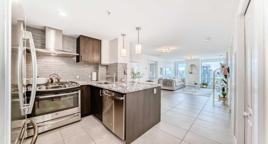 303 13 Avenue, Calgary, Alberta T2R0Y9, 2 Bedroom Bedrooms, 0 ,2 BathroomBathrooms,Residential,For Sale,13,0,A2285694