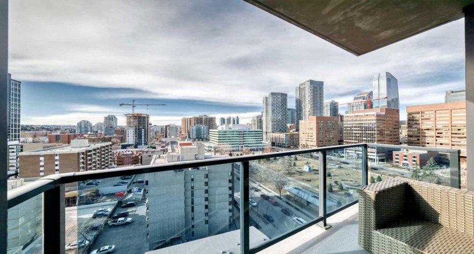 303 13 Avenue, Calgary, Alberta T2R0Y9, 2 Bedroom Bedrooms, 0 ,2 BathroomBathrooms,Residential,For Sale,13,0,A2285694