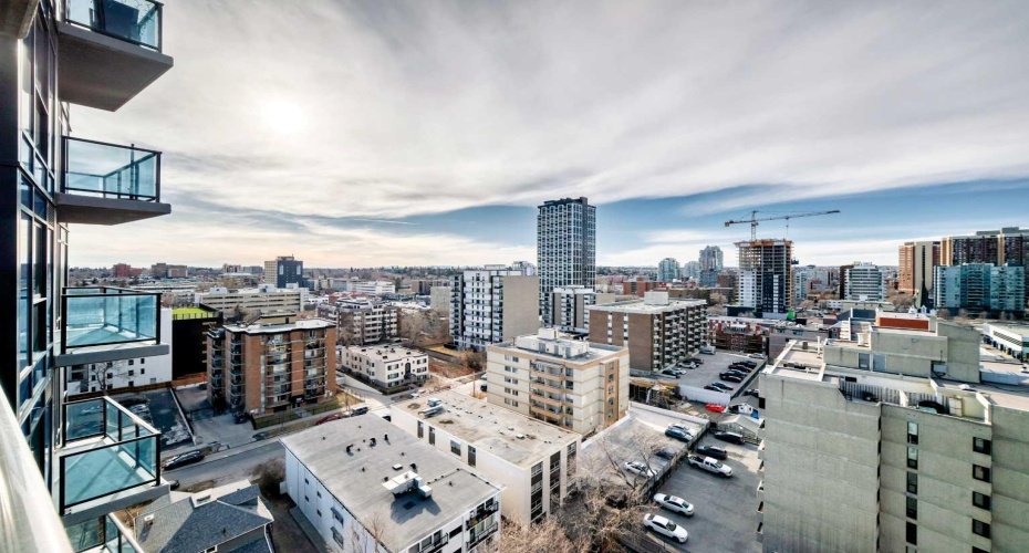 303 13 Avenue, Calgary, Alberta T2R0Y9, 2 Bedroom Bedrooms, 0 ,2 BathroomBathrooms,Residential,For Sale,13,0,A2285694