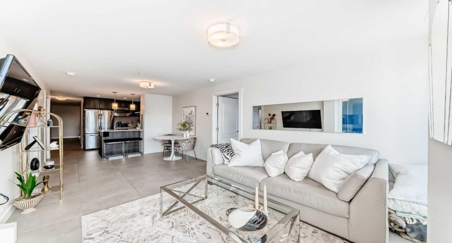303 13 Avenue, Calgary, Alberta T2R0Y9, 2 Bedroom Bedrooms, 0 ,2 BathroomBathrooms,Residential,For Sale,13,0,A2285694