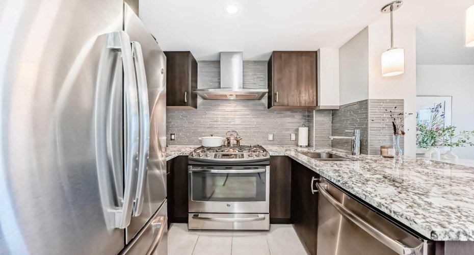 303 13 Avenue, Calgary, Alberta T2R0Y9, 2 Bedroom Bedrooms, 0 ,2 BathroomBathrooms,Residential,For Sale,13,0,A2285694